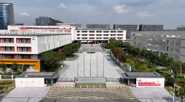 南外雨花国际学校与南京同曦篮球俱乐部举办篮球交流活动