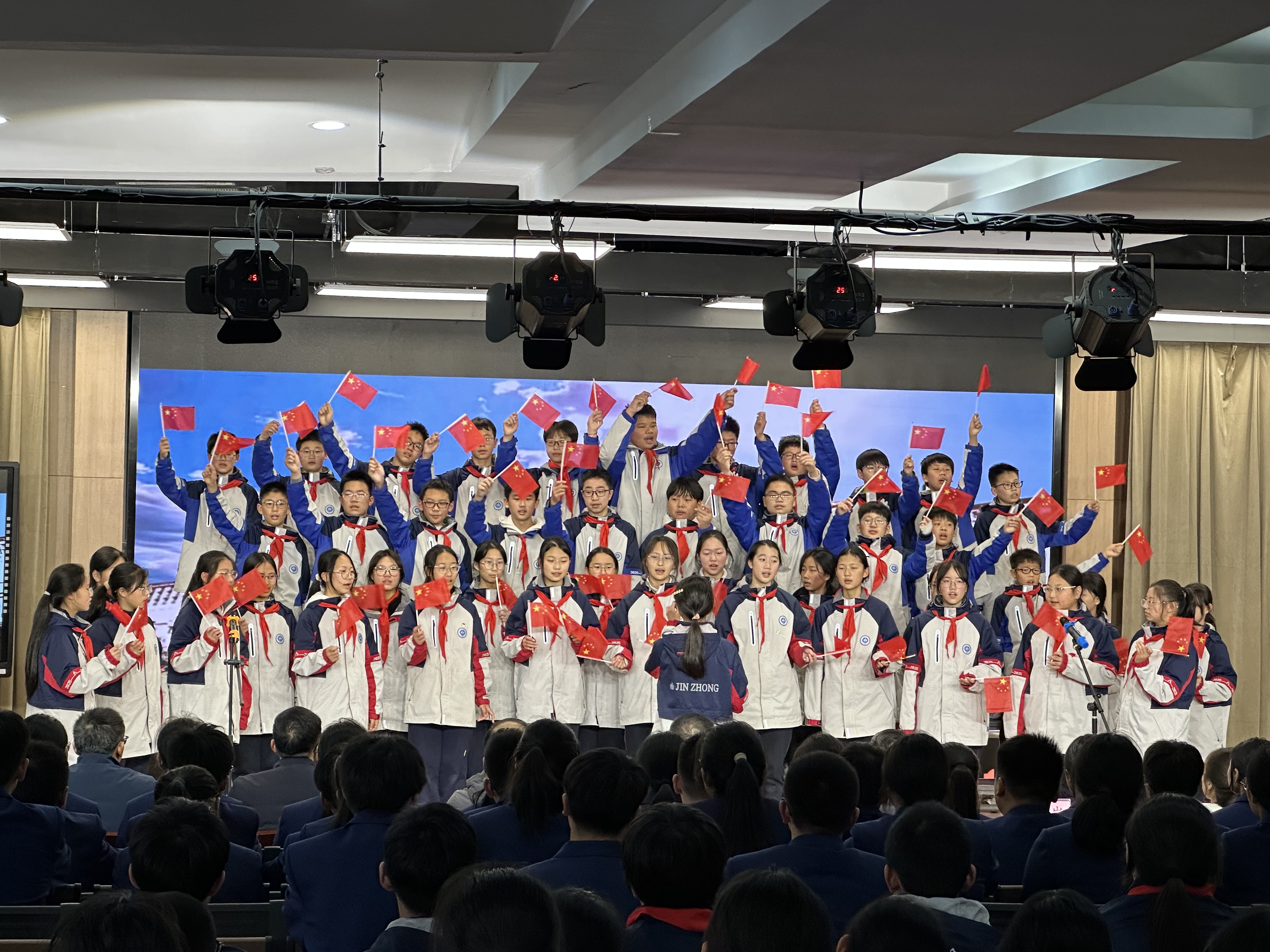 南京市金陵中学岱山分校“一二·九”大合唱圆满落幕