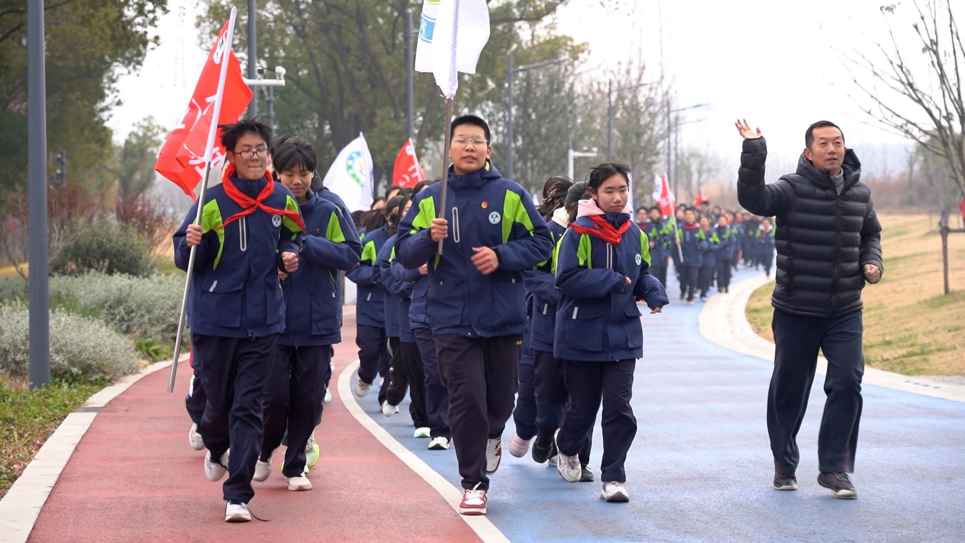 向美出发,与爱同行——南京市梅山第二中学开展环秦淮河新年公益跑活动!