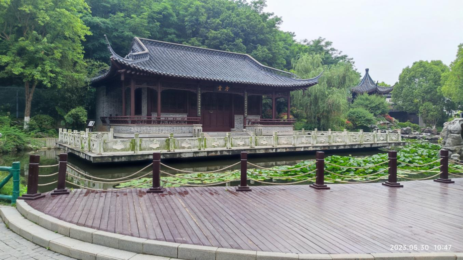 当节水教育遇上“红领巾”,南京市金陵小学把课堂搬进了山水田园