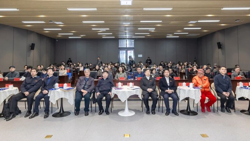“陶行知教育思想报告会暨中国陶行知研究会生活美育研究与实践专业委员会成立大会”在南京晓庄学院行知园举行