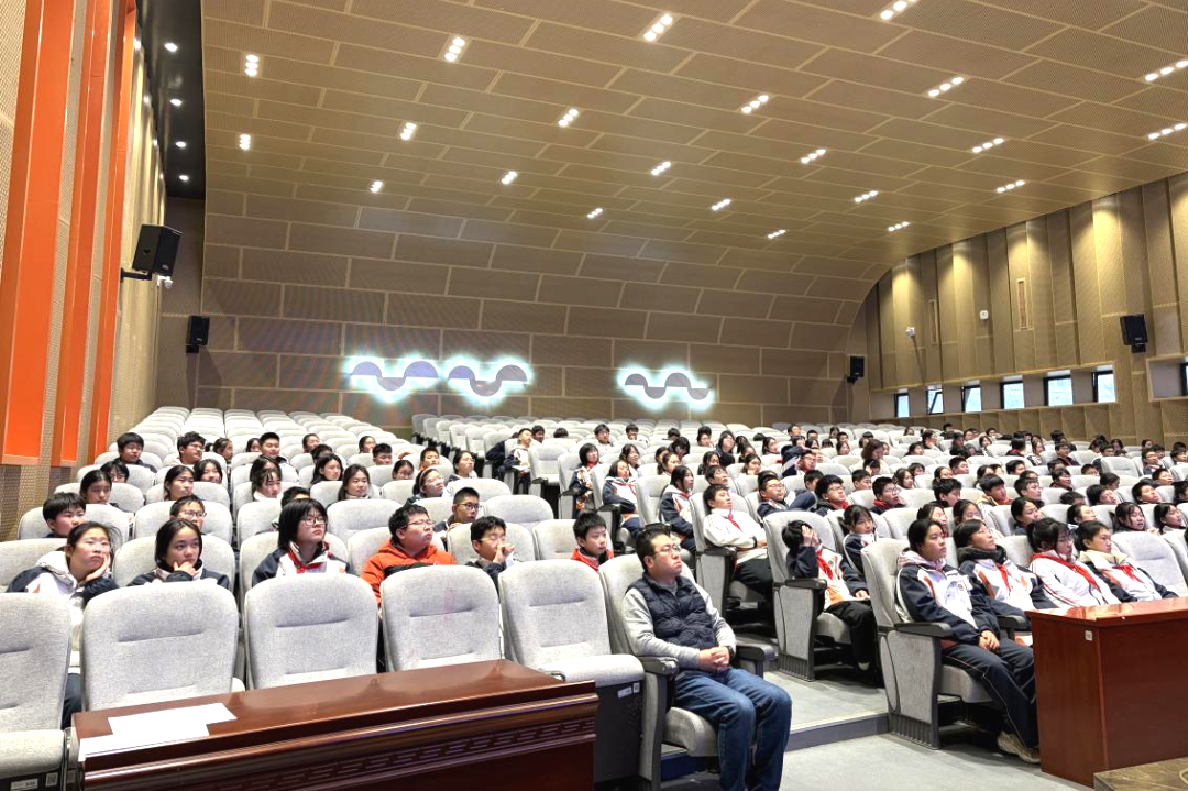 “以‘心’为舵，以‘路’为尺”——科利华中学铁北分校初一年级学生大会顺利召开